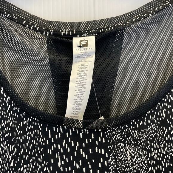 New! Fabletics Vanessa top athletic workout top - Picture 7 of 14